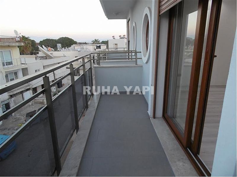 ALTINKUMDA YENİ BİNADA DENİZE 45M UZAKLIKTA 2ADET LÜKS YAPILI 3+1 AYRI MUTFAK DUBLEX DAİRE DENİZ MANZARALI