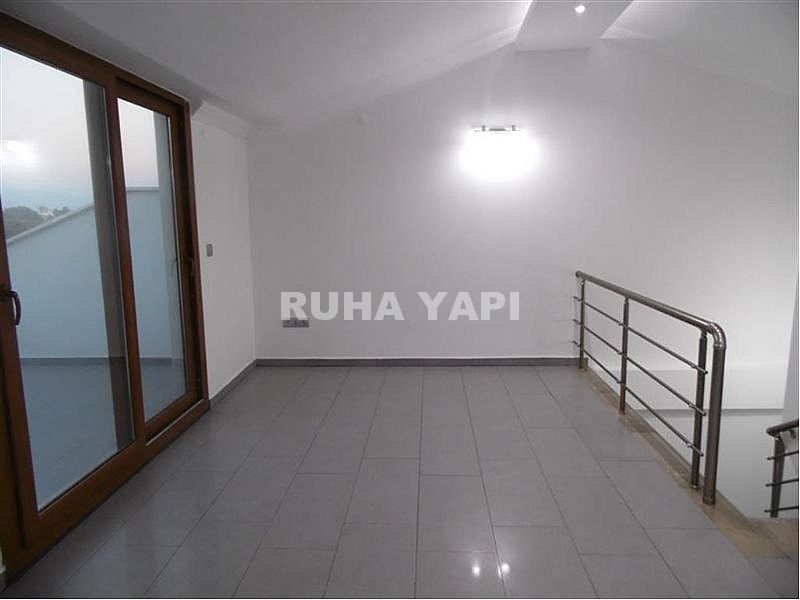 ALTINKUMDA YENİ BİNADA DENİZE 45M UZAKLIKTA 2ADET LÜKS YAPILI 3+1 AYRI MUTFAK DUBLEX DAİRE DENİZ MANZARALI