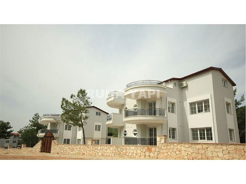 DİDİM AKBÜKTE HAVUZLU SİTE İÇERİSİNDE YENİ BİNADA 135.000 TL DEN BAŞLAYAN FİYATLARLA 1+1 2+1 3+1 AYRI MUTFAK VEYA DUBLEX 