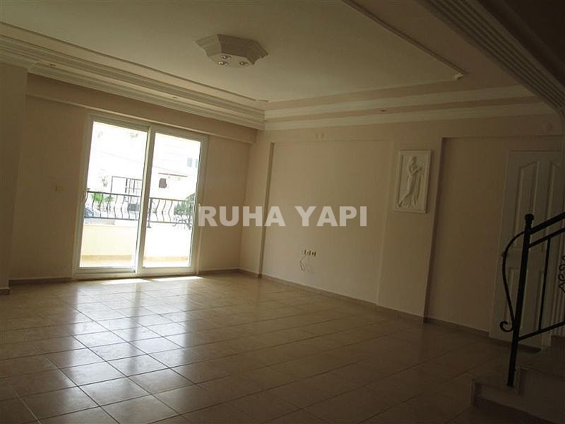 DİDİM EFELER MAHALLESİ  YOLA CEPHELİ SIFIR AYARINDA 8 YILLIK  MASRAFSIZ VİLLA