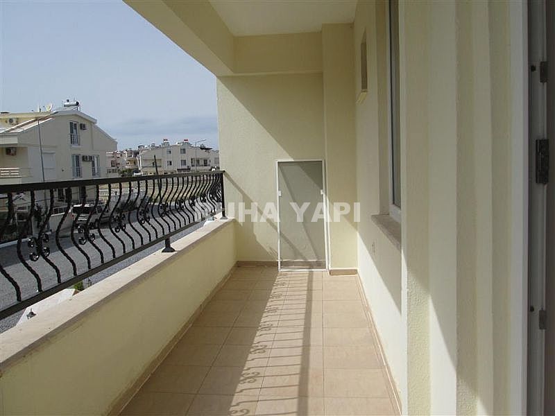 DİDİM EFELER MAHALLESİ  YOLA CEPHELİ SIFIR AYARINDA 8 YILLIK  MASRAFSIZ VİLLA