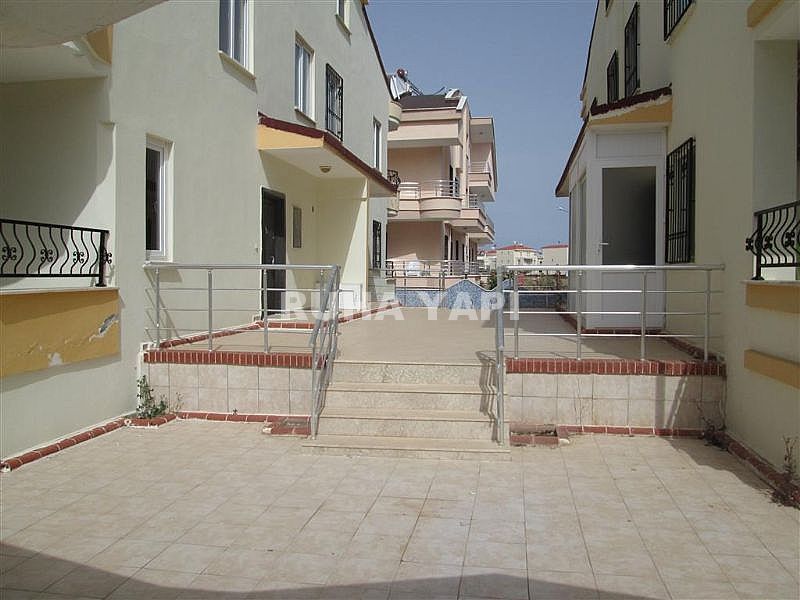 DİDİM EFELER MAHALLESİ  YOLA CEPHELİ SIFIR AYARINDA 8 YILLIK  MASRAFSIZ VİLLA