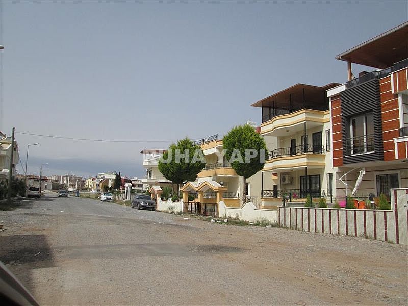 DİDİM EFELER MAHALLESİ  YOLA CEPHELİ SIFIR AYARINDA 8 YILLIK  MASRAFSIZ VİLLA