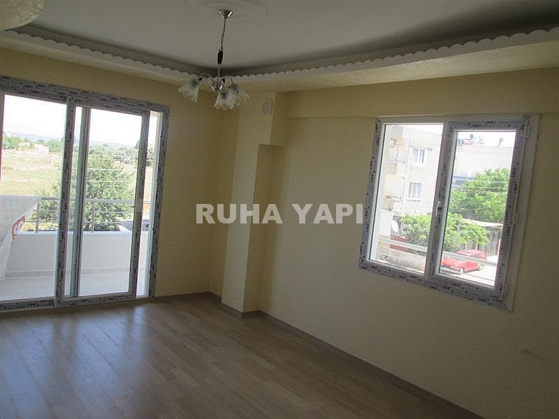 DİDİM EFELER MAHALLESİNDE SATILIK ARA KATTA 3 ODA 1 SALON AYRI MUTFAK...