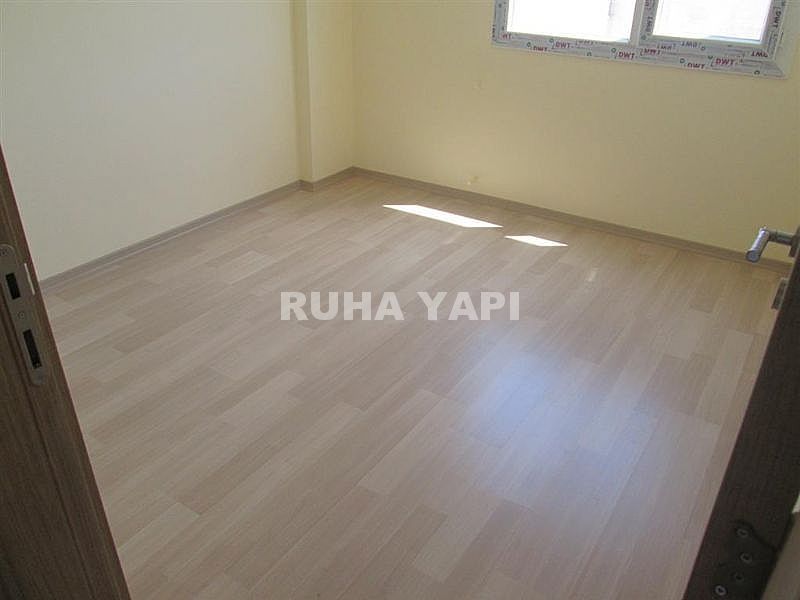 DİDİM EFELER MAHALLESİNDE SATILIK ARA KATTA 3 ODA 1 SALON AYRI MUTFAK...