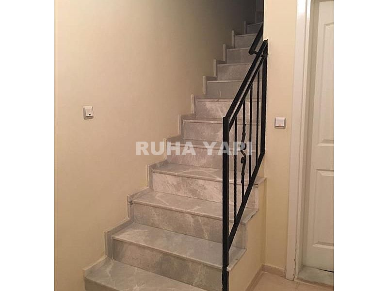 DİDİM EFELER MAHALLESİNDE SİTE İÇERİSİNDE İNGİLİZDEN EŞYALI SATILIK GENİŞ FERAH DUBLEKS