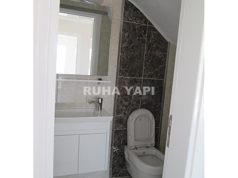 didim liman yolunda 4+1 ayrı mutfak otoparklı bahçeli villa