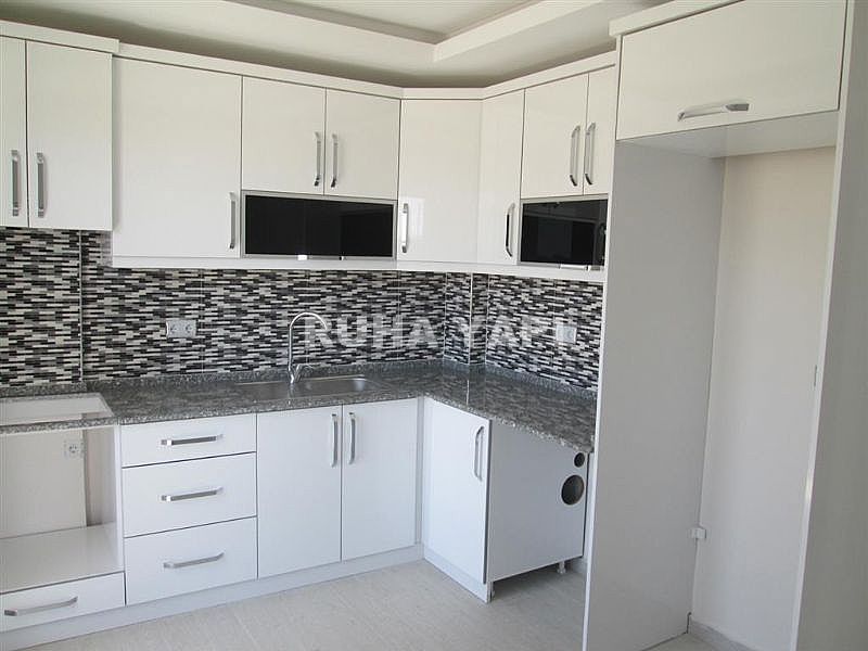 didim liman yolunda 4+1 ayrı mutfak otoparklı bahçeli villa