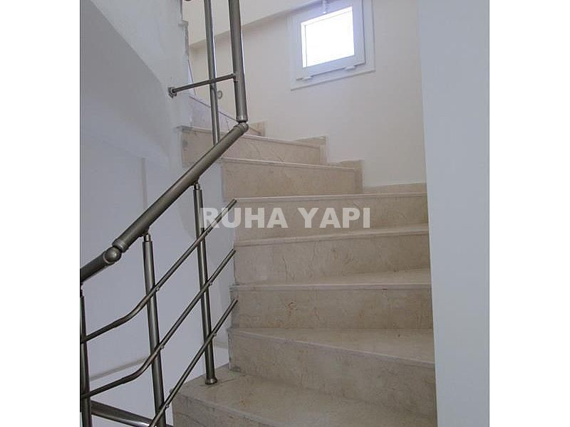 didim liman yolunda 4+1 ayrı mutfak otoparklı bahçeli villa