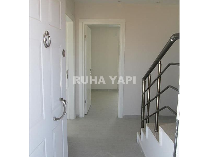 didim liman yolunda 4+1 ayrı mutfak otoparklı bahçeli villa