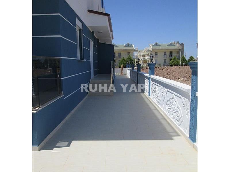 didim liman yolunda 4+1 ayrı mutfak otoparklı bahçeli villa