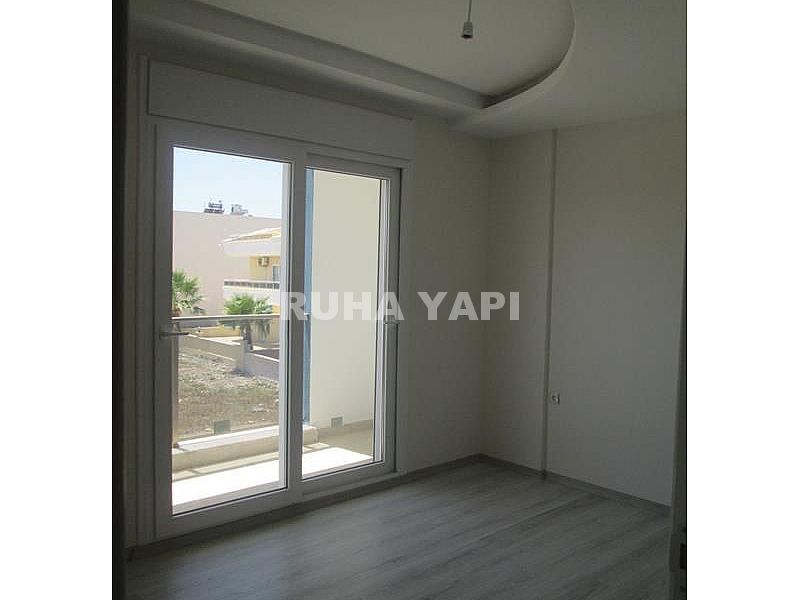 didim liman yolunda 4+1 ayrı mutfak otoparklı bahçeli villa