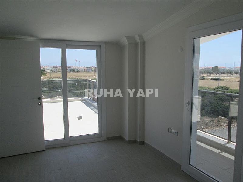 didim liman yolunda 4+1 ayrı mutfak otoparklı bahçeli villa