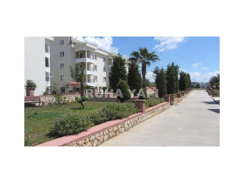 didim liman yolunda site içinde 2+1 havuzbaşı yazlık daire