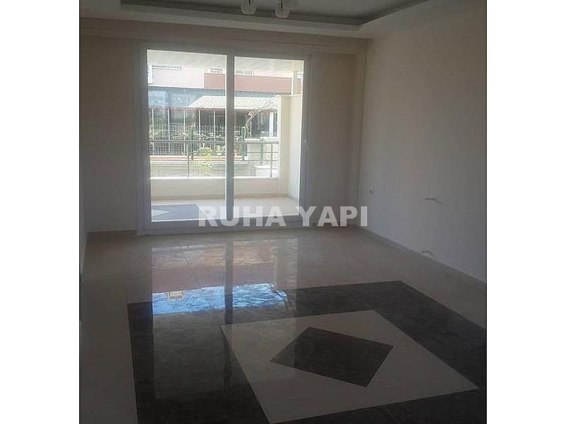 DİDİM MERKEZDE 4+1 AYRI MUTFAK OTOPARK VE BAHÇELİ VİLLA