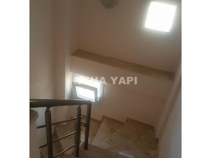 DİDİM MERKEZDE 4+1 AYRI MUTFAK OTOPARK VE BAHÇELİ VİLLA