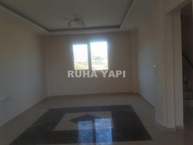 DİDİM MERKEZDE 4+1 AYRI MUTFAK OTOPARK VE BAHÇELİ VİLLA