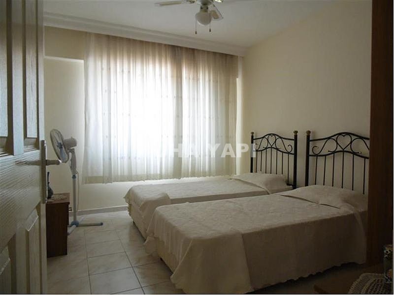 MANASTIR CADDESİ YASEMİN KOMPLEKS KARŞISINDA KÖŞE BAŞI 2+1 ARA KAT FULL EŞYALI DAİRE