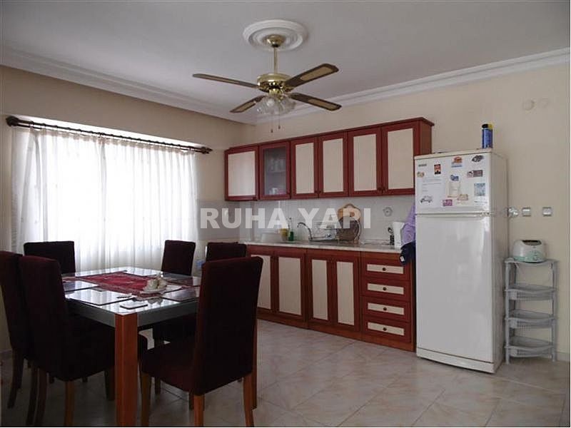 MANASTIR CADDESİ YASEMİN KOMPLEKS KARŞISINDA KÖŞE BAŞI 2+1 ARA KAT FULL EŞYALI DAİRE