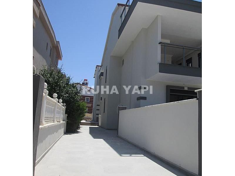 YEŞİLKENT YOLUNDA YOLA SIFIR TAM MÜSTAKİL HAVUZLU BAHÇELİ VİLLALAR