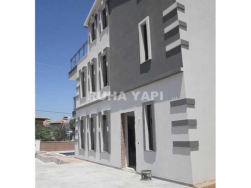 YEŞİLKENT YOLUNDA YOLA SIFIR TAM MÜSTAKİL HAVUZLU BAHÇELİ VİLLALAR