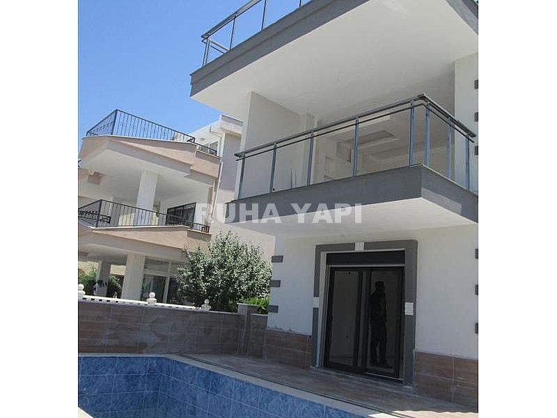 YEŞİLKENT YOLUNDA YOLA SIFIR TAM MÜSTAKİL HAVUZLU BAHÇELİ VİLLALAR