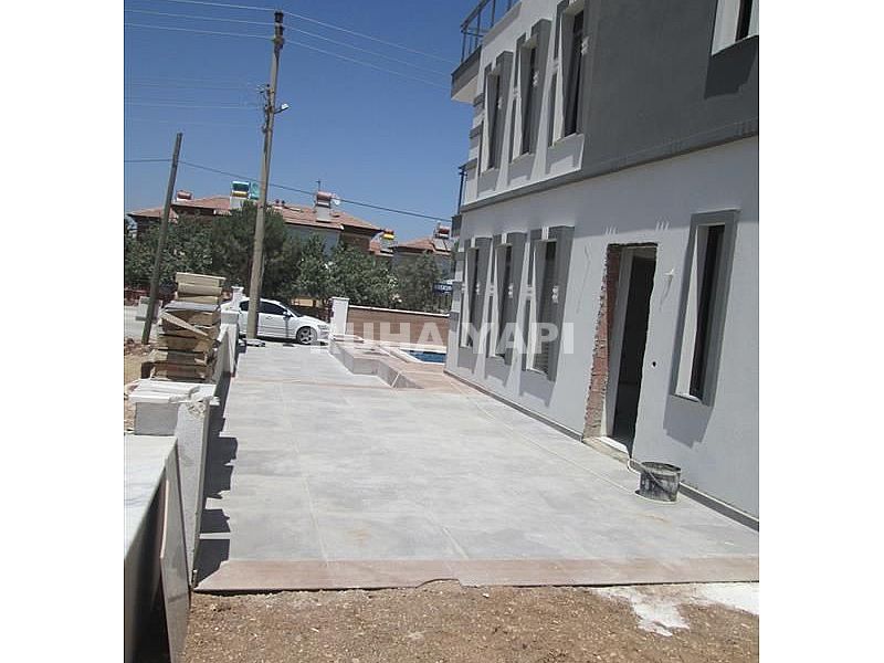 YEŞİLKENT YOLUNDA YOLA SIFIR TAM MÜSTAKİL HAVUZLU BAHÇELİ VİLLALAR