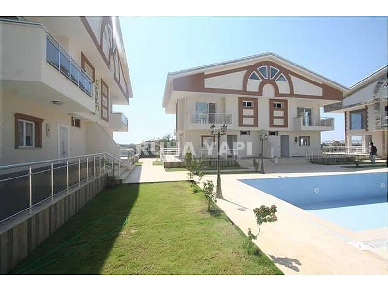 YEŞİLKENTTE BAHÇELİ HAVUZLU VİLLA SON 3 ADET 