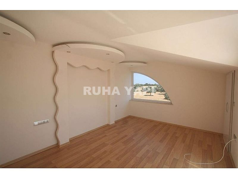 YEŞİLKENTTE BAHÇELİ HAVUZLU VİLLA SON 3 ADET 