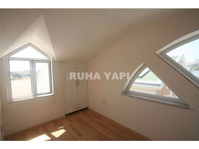 YEŞİLKENTTE BAHÇELİ HAVUZLU VİLLA SON 3 ADET 