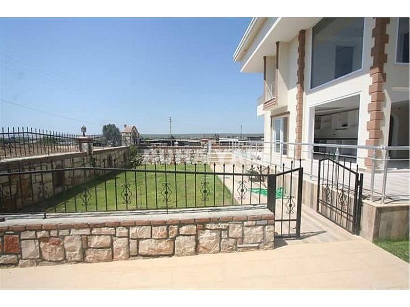 YEŞİLKENTTE BAHÇELİ HAVUZLU VİLLA SON 3 ADET 