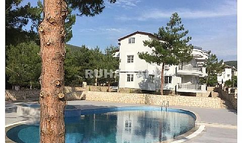 DİDİM AKBÜKTE HAVUZLU SİTE İÇERİSİNDE YENİ BİNADA 135.000 TL DEN BAŞLAYAN FİYATLARLA 1+1 2+1 3+1 AYRI MUTFAK VEYA DUBLEX 