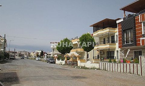 DİDİM EFELER MAHALLESİ  YOLA CEPHELİ SIFIR AYARINDA 8 YILLIK  MASRAFSIZ VİLLA